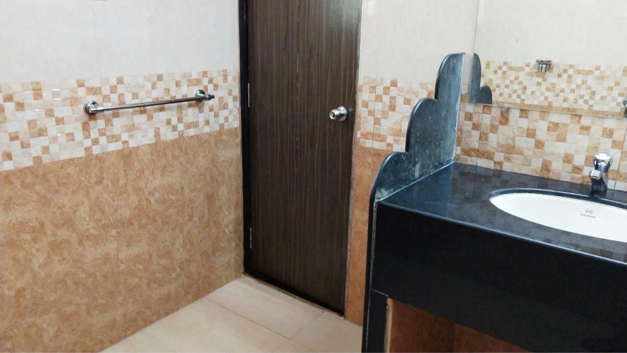 Отель Amigo Plaza Колва Экстерьер фото